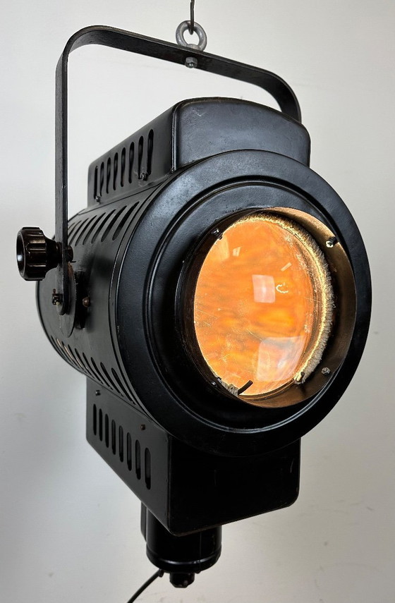 Image 1 of Pleins feux sur le théâtre noir vintage, années 1960