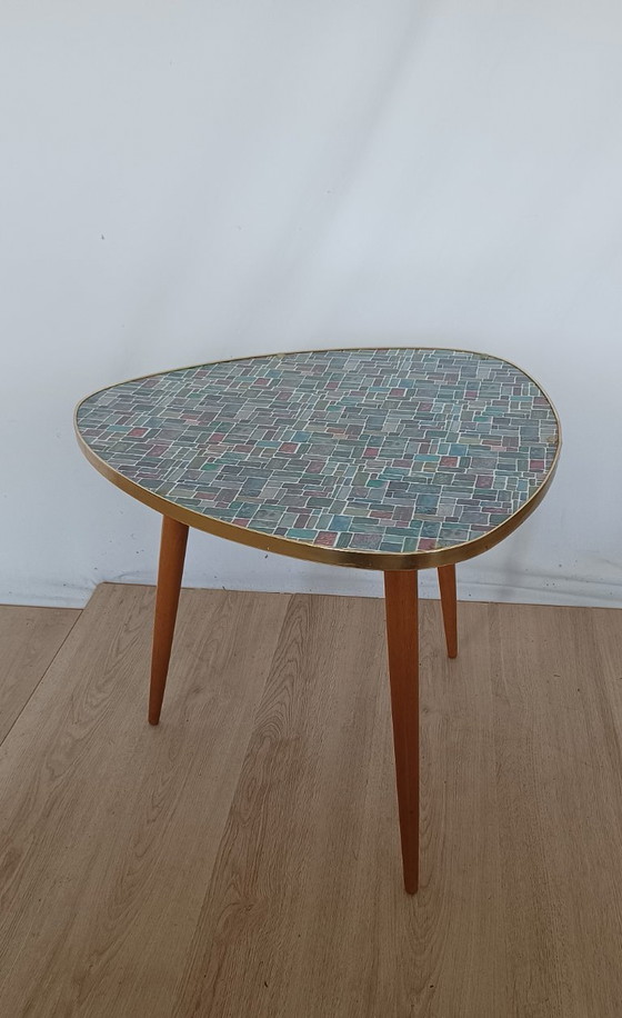 Image 1 of grande table d'appoint des années 1950