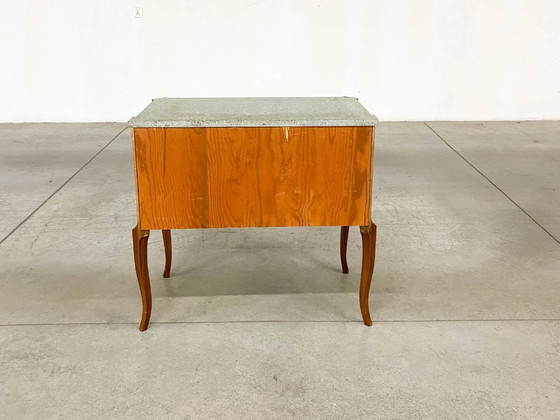 Image 1 of Arcón Gustaviano con tapa de mármol