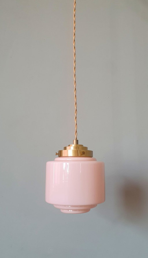 Vintage Art-Deco hanglamp van roze pastel opaline glas.