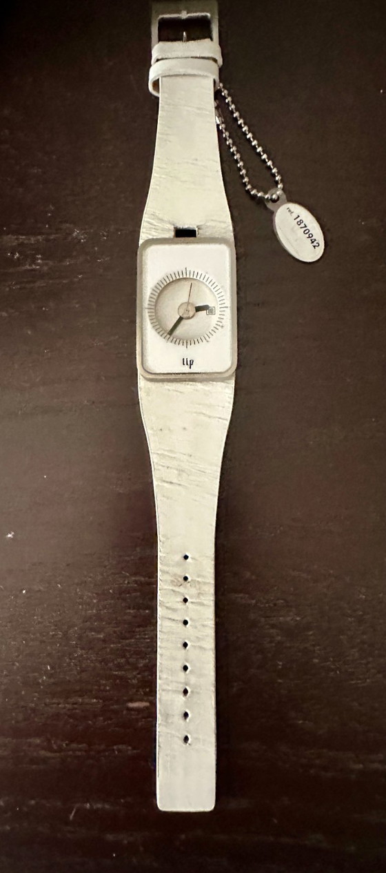 Image 1 of ROGER TALLON LIP VINTAGE