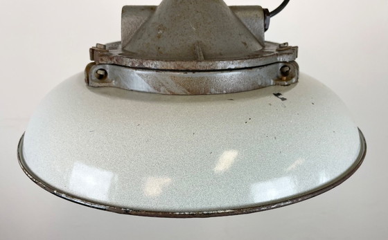 Image 1 of Suspension industrielle en fonte émaillée grise de Zaos, années 1960