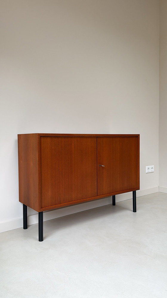 Image 1 of Vintage teak houten kast / dressoir met 2 deuren