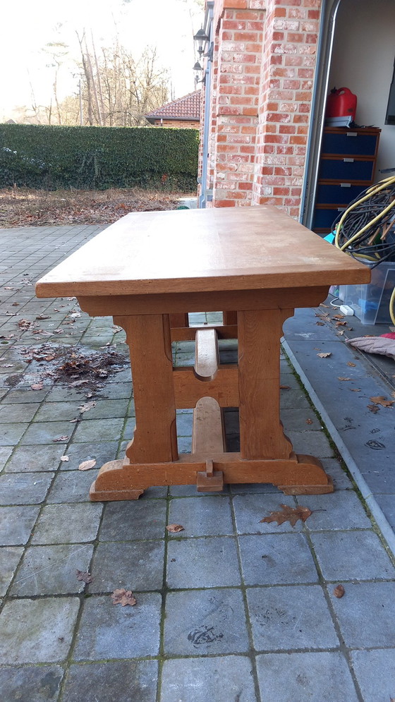 Image 1 of Esstisch aus massiver Eiche