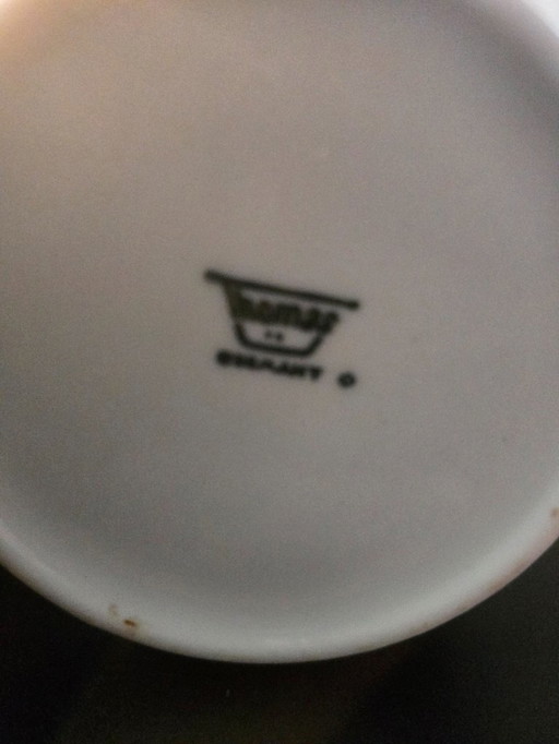 4 Keramiktassen in Weiß und Blau – 70er-Jahre-Design – Herta Bengtson Thomas Rosenthal Group Deutschland. Absolut cool!