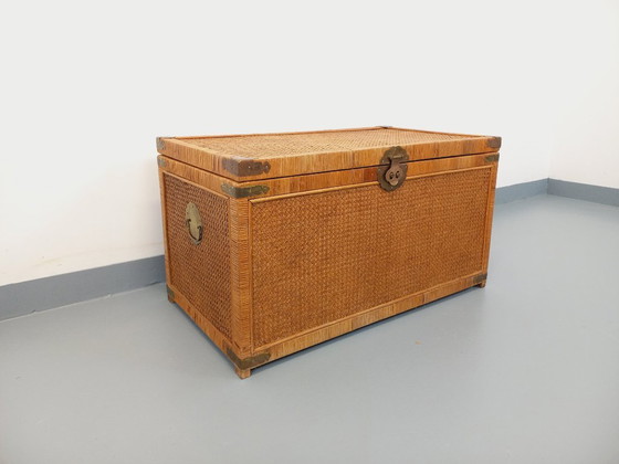 Image 1 of Baule vintage in legno, rattan, paglia e ottone
