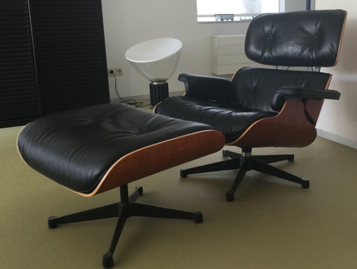 Sillón Eames + otomana
