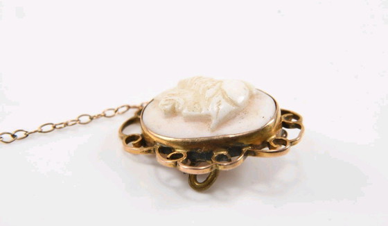 Image 1 of Bellissima spilla in oro 375 9kt con cammeo.