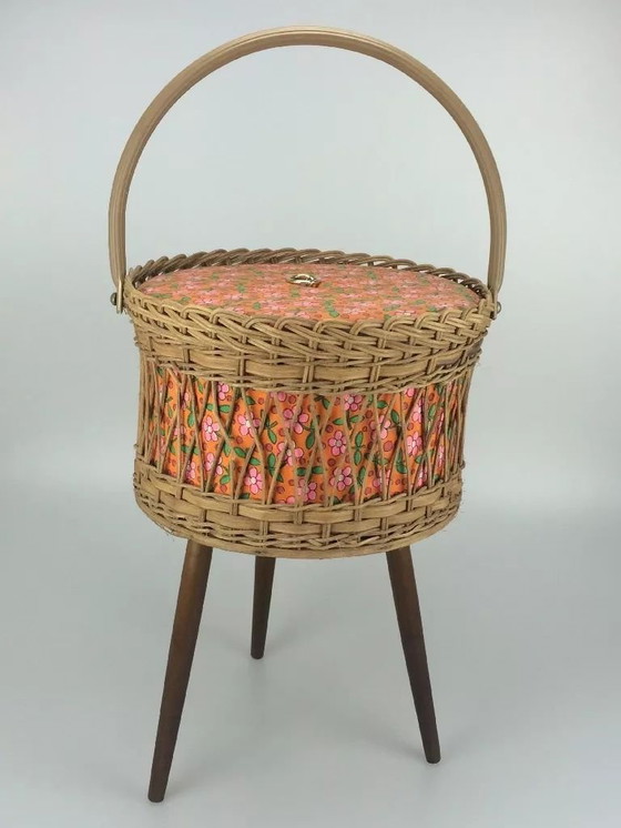 Image 1 of 70er Jahre Nähkasten Nähkorb Utensilio Holzgeflecht Space Age Mid Century Design