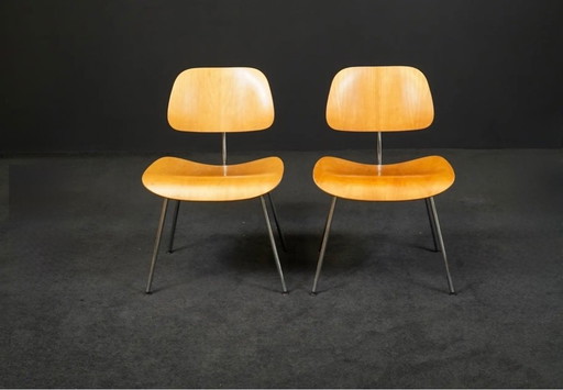 2 Chaises Plywood Group DCM de Vitra