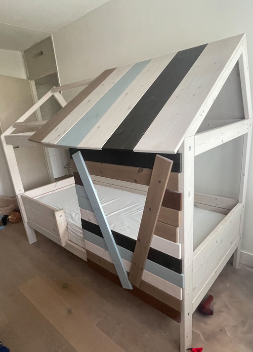 Lifetime Treehouse Bed