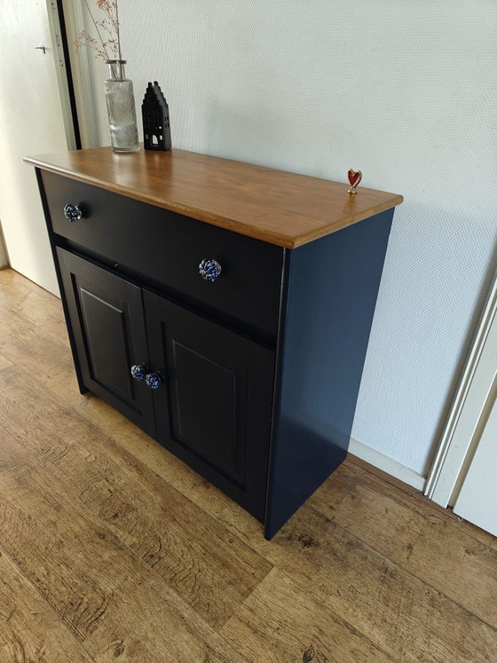 Mobile in legno ristrutturato con pomelli in ceramica – Credenze (photo 4 of 6)