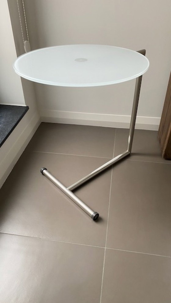 Image 1 of Tavolino Cor 'Arthe' in vetro opaco 2