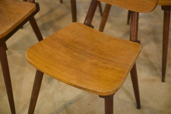 Set di 8 sedie in rovere degli anni '60. – Sedie da pranzo, Legno, Vintage (photo 7 of 11)