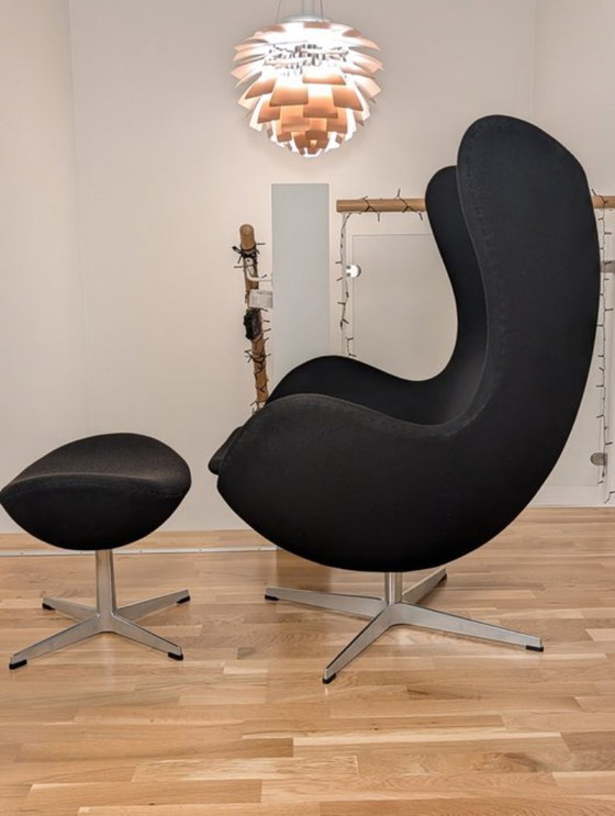 Image 1 of Arne Jacobsen Egg Chair with Ottoman
