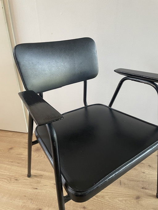 Pierre Guariche - model M chair
