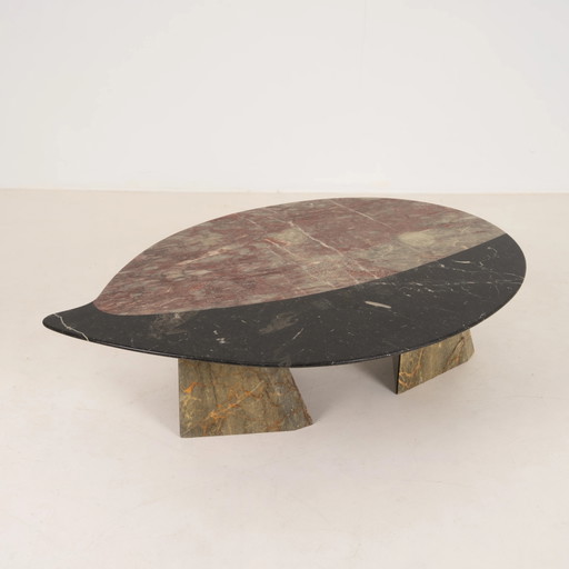 Tavolino Scultoreo Postmoderno in Marmo