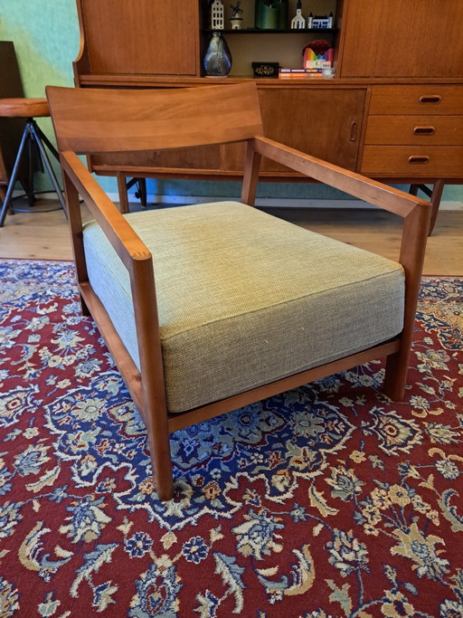 Scandinavische Fauteuil Met Olijfgroene Stoffering