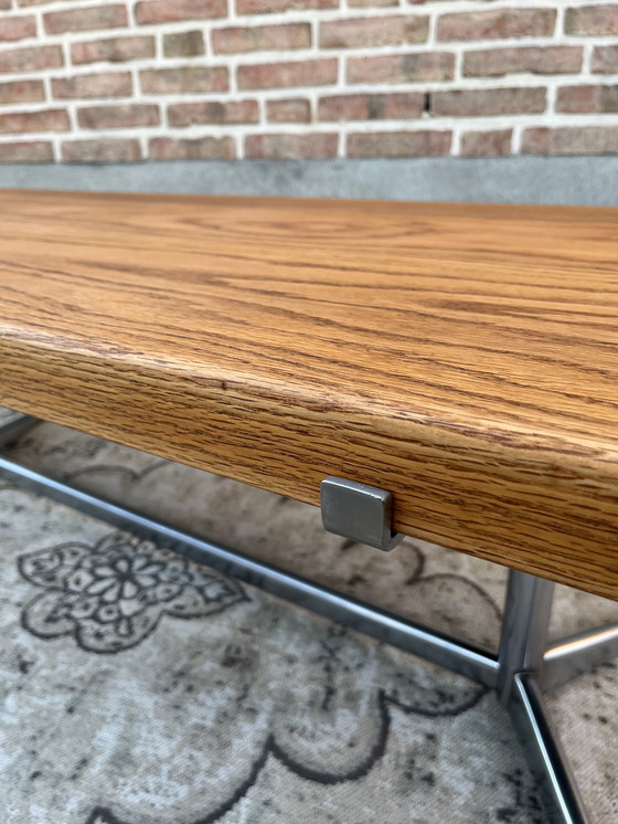 Image 1 of Tavolino da caffè vintage di metà secolo con piano in rovere massello e base cromata