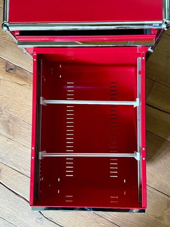 Image 1 of USM Haller 2-drawer cabinet on casters