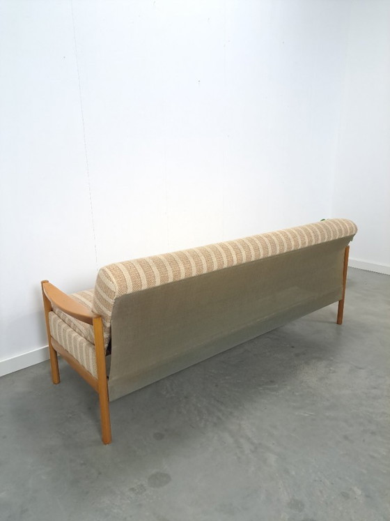 Image 1 of Slaapbank beige gestreept met houten frame