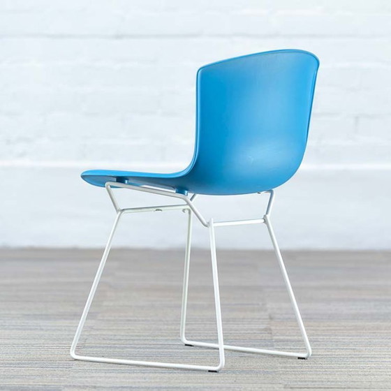 Image 1 of Knoll Plastic Side Chair Ontvangststoel
