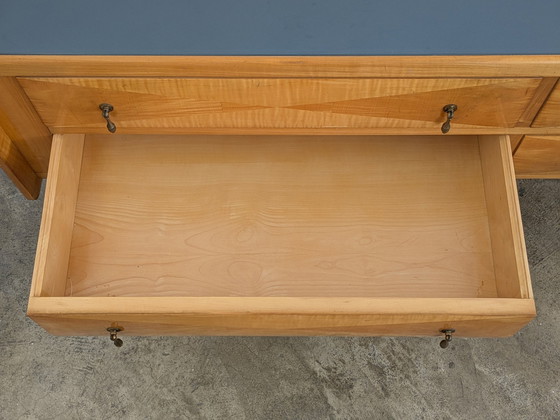 Image 1 of Commode - Laiton, verre, bois - Commode et table de chevet