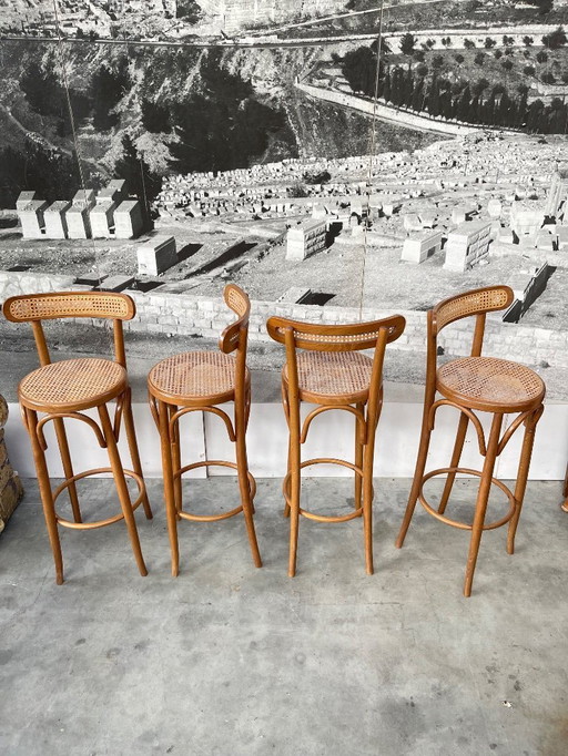 Ensemble vintage de 4 tabourets de bar en osier