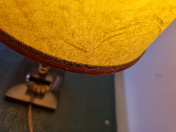 Image 1 of Lámpara de mesa antigua con pantalla original