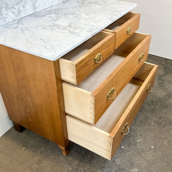 Image 1 of Cómoda Art Nouveau, lavabo con tapa de mármol y espejo, roble, años 1910