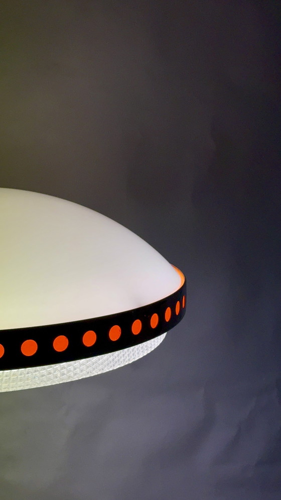 Image 1 of Vintage, enorme UFO-hanglamp – jaren 70, ruimtevaartstijl, oranje design