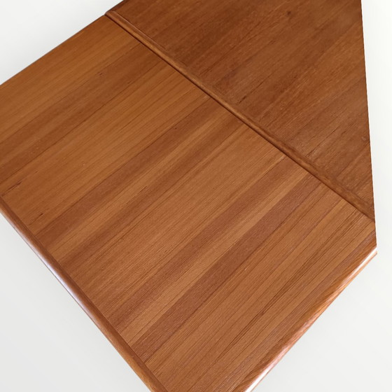 Image 1 of Vintage extendable dining table