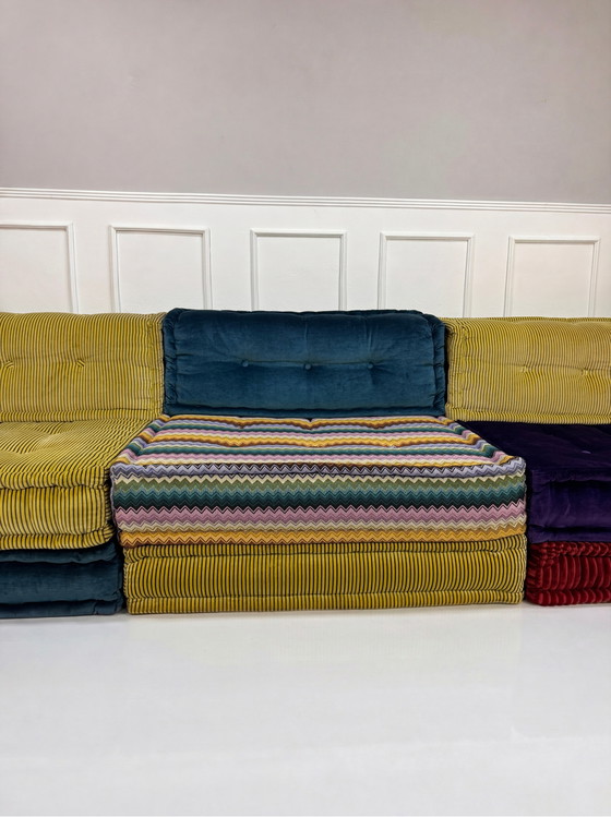 Image 1 of Roche Bobois Mah Jong Sofa Stoff 3-Sitz handgefertigt MahJong Bunt (Kopie)