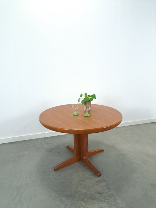 Table de salle à manger ronde en teck à rallonge design danois