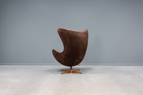 Image 1 of Fauteuil œuf édition anniversaire