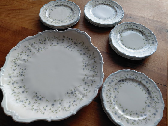 Image 1 of Magnifique service à gâteaux Royal Albert. Grand plat de 32 cm, 12 assiettes de 16 cm.