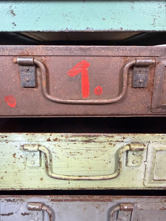 Vintage groene industriële ijzeren ladekast, jaren 1950 – Ladekasten, Iron (photo 13 of 14)