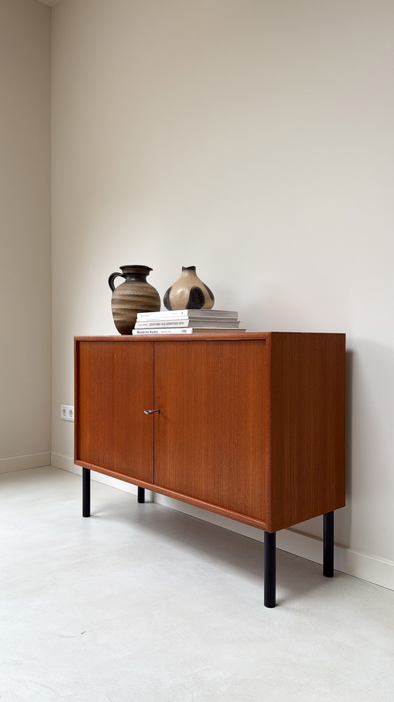 Image 1 of Vintage teak houten kast / dressoir met 2 deuren