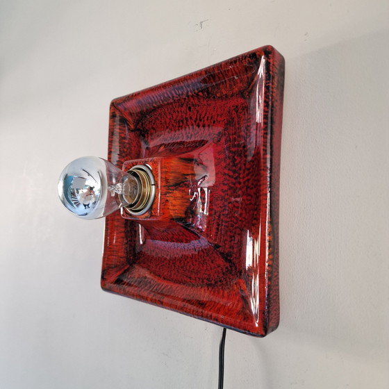 Image 1 of Lampada da parete rossa quadrata vintage - Lampada da parete in ceramica con smalto arancione/rosso - Germania anni '70 - Hu