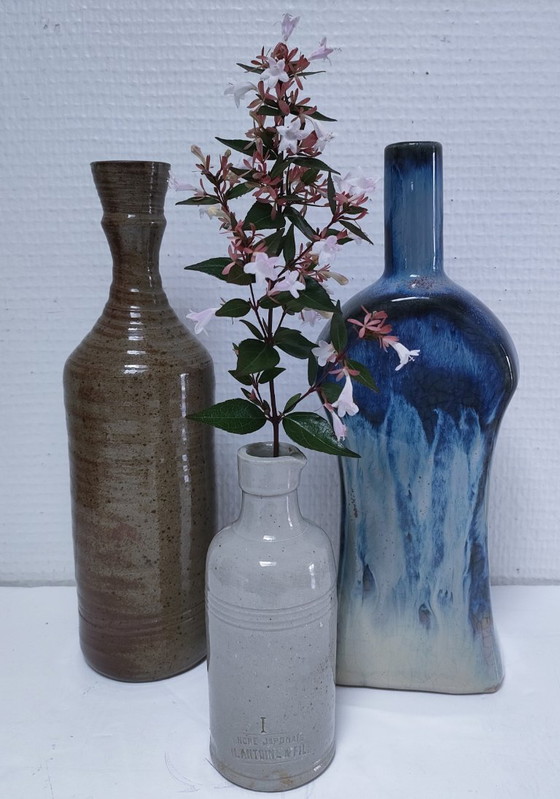 Image 1 of tre vasi vintage in ceramica a forma di bocciolo