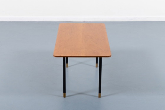 Image 1 of Italiaanse bijzettafel/salontafel uit de jaren 50 in de stijl van het mid-century modern.