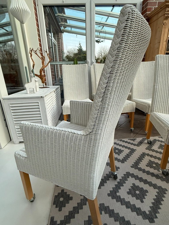Image 1 of 8 originele Lloyd LOOM stoelen, eetkamerstoelen, ook in kleinere aantallen verkrijgbaar, houten frame, wit riet.