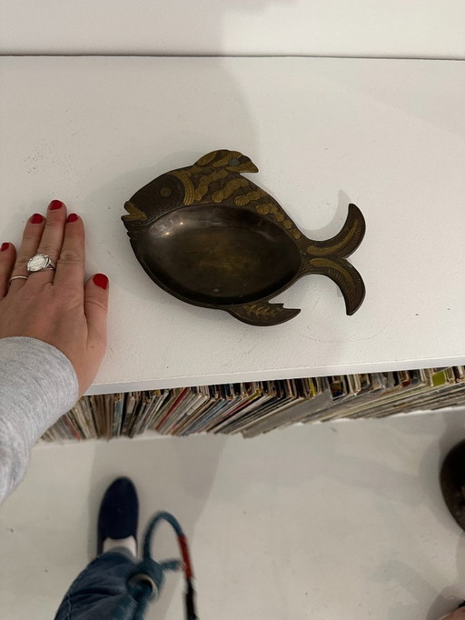 Vide-poche - antique brass dish - Carved fish shape