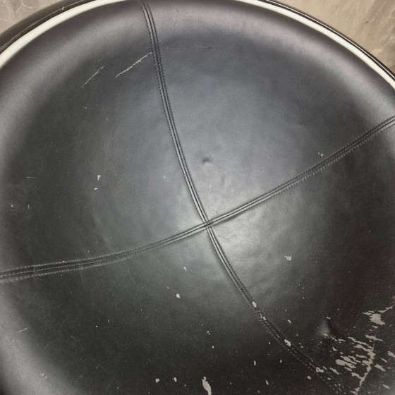 Image 1 of Fauteuil lounge vintage en fibre de verre, années 1970, design inspiré de l'ère spatiale