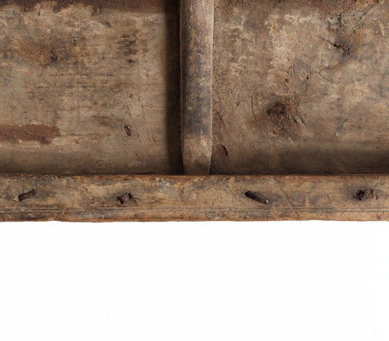 Image 1 of Table rituelle indienne ancienne de type Bajot bois et laiton – Rajasthan ou Gujarat – fin XIXe siècle