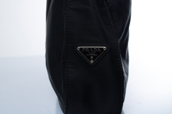 Borsa Prada con manico superiore in nylon e metallo. – Borse a spalla (photo 11 of 11)