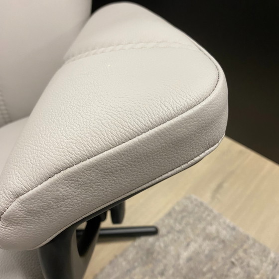 Image 1 of Stressless Consul relaxfauteuil met hocker M