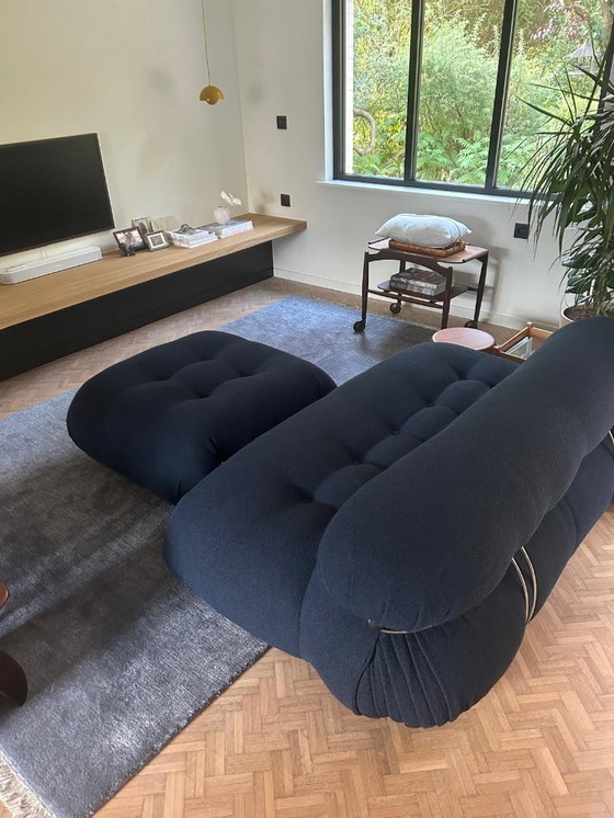 Image 1 of Soriana 2-seater with ottoman, new condition !