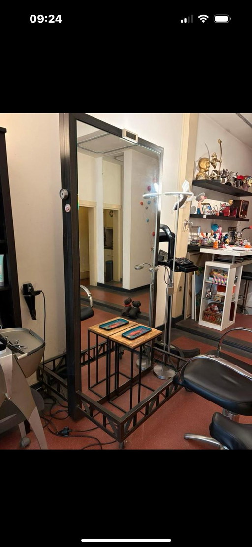 2x mirrors on wheels