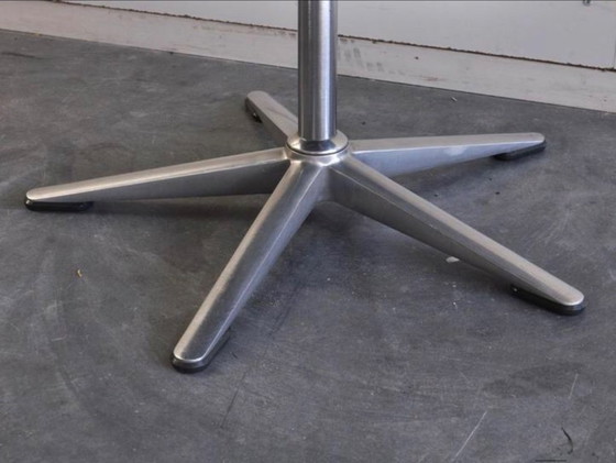 Image 1 of 4 esclusive sedie a secchiello brutaliste degli anni '60 in pelle e acciaio spazzolato